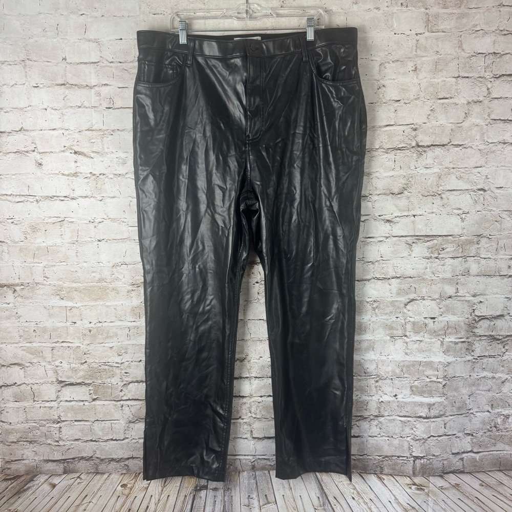 Abercrombie & Fitch 90's Straight Ultra High Rise Black 35 / 20R Vegan Leather